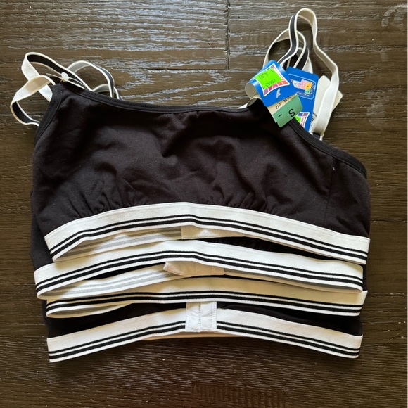 NWT 4 PC Hanes Women's Wirefree Comfort Blend
G514 Size Small - Picture 4 of 4